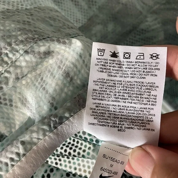 Nike Tech Hyperfuse Hooded Lightweight Vest - Picture 8 of 8